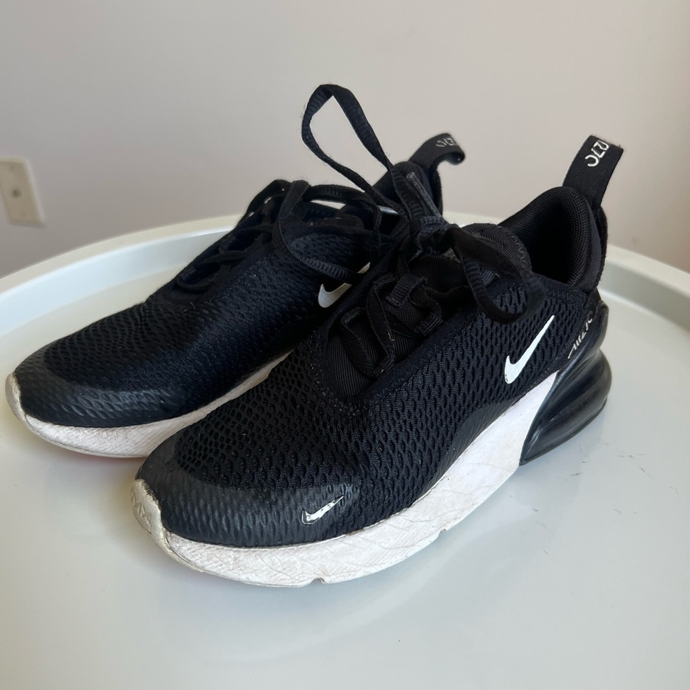 Boys Nike Air 27C size 1 Black and White